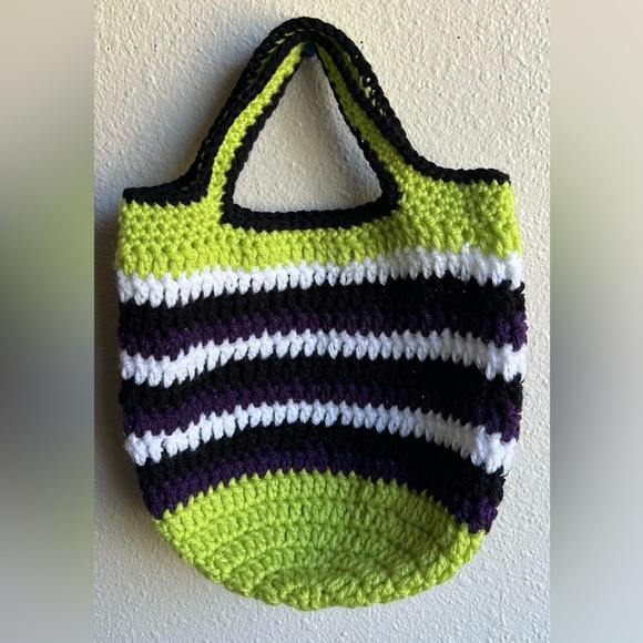 Crocheted Hand Bag ✨ - Picture 8 of 10